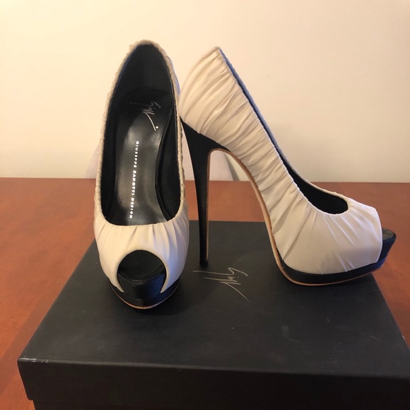 Giuseppe Zanotti white heels - Picture 2 of 6